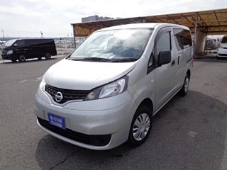 NISSAN NV200
